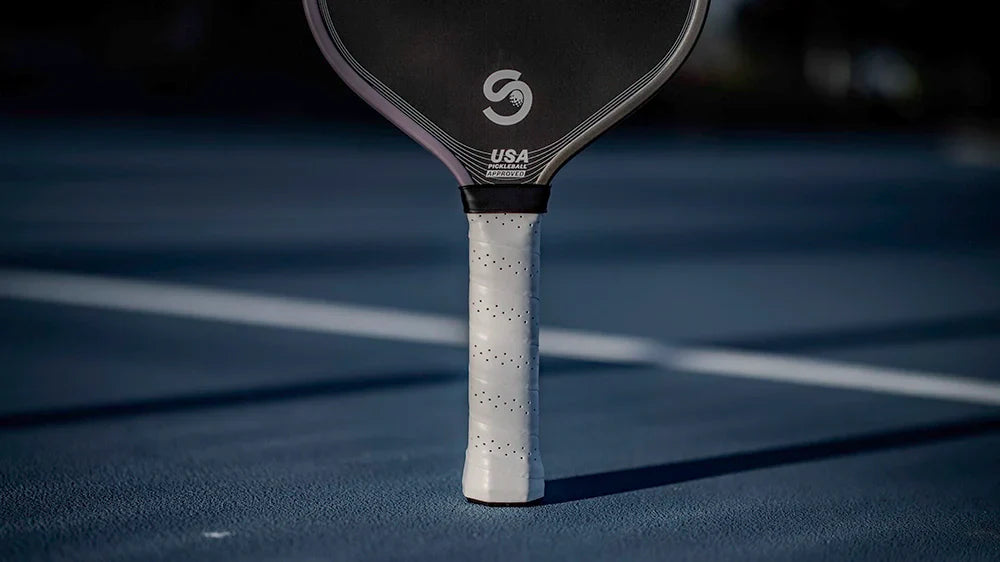 Elongated vs Standard Pickleball Paddles: Shape Guide